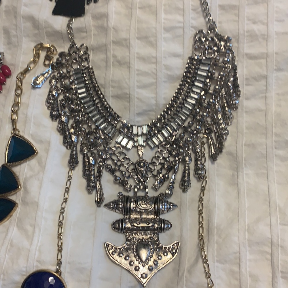 Necklaces - Picture 6 of 9